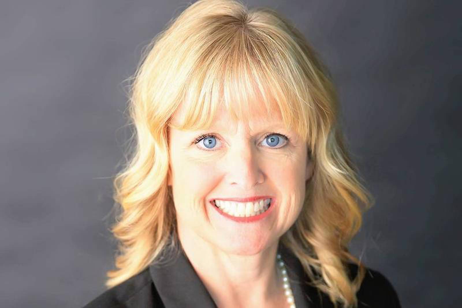 DeKalb County Circuit Clerk's Office employee announces run for