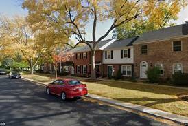 Condominium sells in Hinsdale for $500,000