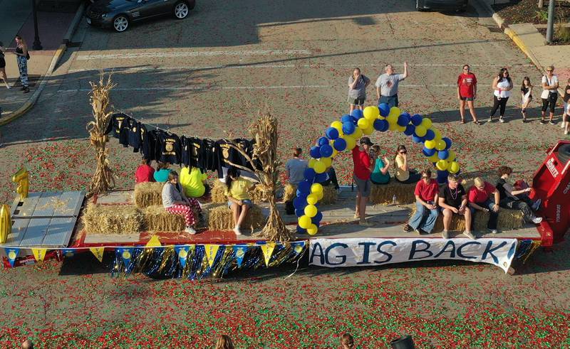 The L-P FFA float rides during the L-P homecoming parade on Thursday, Oct. 2, 2025 downtown La Salle.