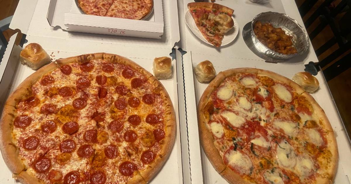 Mystery Diner That’s Amore Pizza in Crystal Lake cooks up N.Y. slices