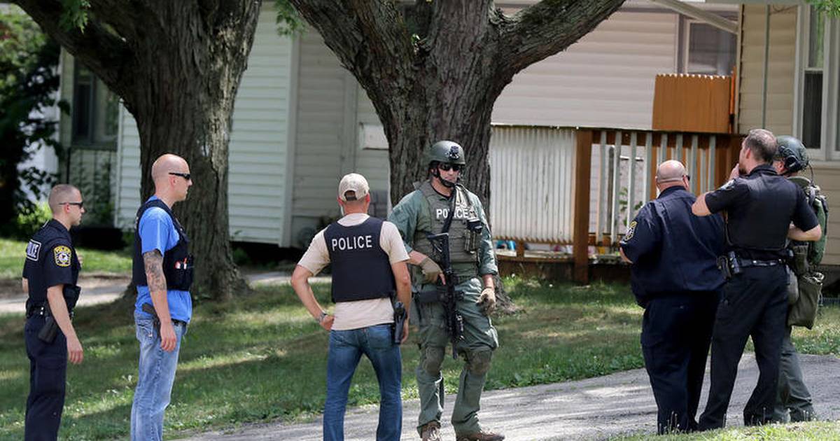 Carpentersville police make arrest after subject flees suspected stolen