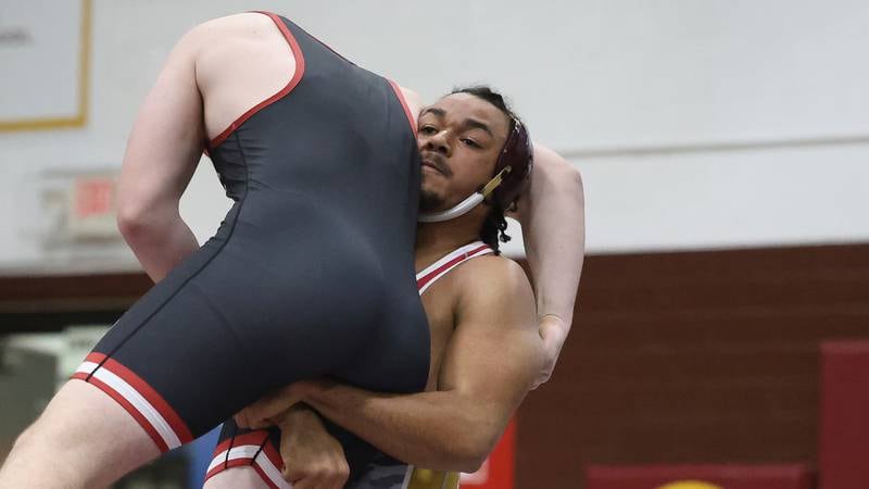 Morris boys cruise past Ottawa on the mat; Ottawa girls trip Morris