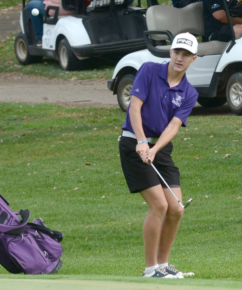 Dixon's Brody Nicklaus chips on to a green at the Salley Wessels Varsity Boys Golf Classic on Saturday, Sept. 20, 2025 at Sunset Golf Club in Mt. Morris.
