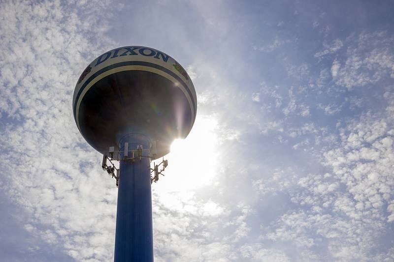 Dixon city officials selected a different contractor for a water tower paint project Monday after the previously recommended contractor indicated they’d be unable to comply with an Illinois employment law if it were to go into effect.