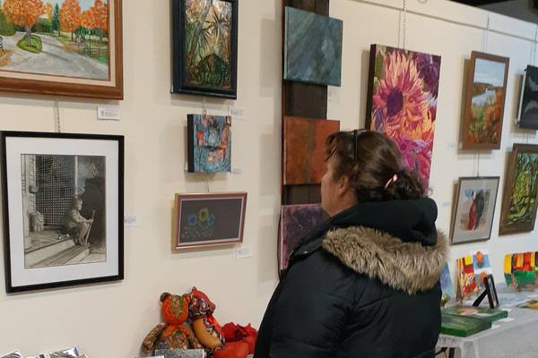 Eagle’s Nest Art Group Candlelight Walk Art Show is Nov. 29