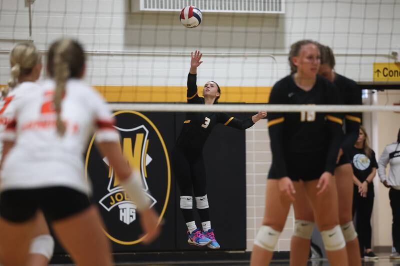Joliet West’s Isabella Nelson serves the ball against Minooka on Tuesday, Sept. 26, 2023 in Joliet.