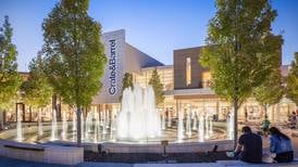 Enjoy a luxury holiday shopping experience or family adventure in Oak Brook this season
