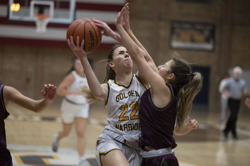 Sterling’s Kaydence Weeks goes hard to the hoop Monday, Nov. 14, 2022 against IVC.