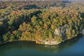 Photos: Fall colors ablaze at Starved Rock State Park