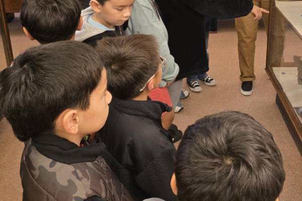 Mendota students view Mexican Heritage Exhibit at Hume-Carnegie 