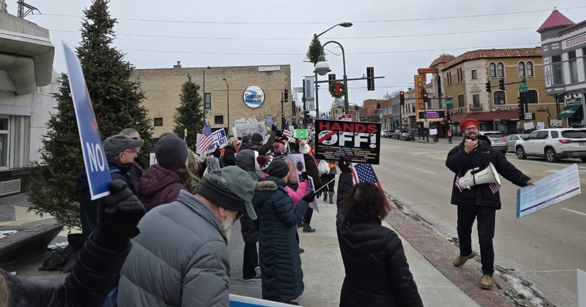 ‘Not enforceable’: St. Charles won’t enact anti-ICE ordinance, despite protests, laws in nearby towns
