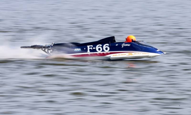 James Aderholdt of Jacksongille Ala., races during the APBA Pro National Boat Races on Sunday, July 27, 2025 in DePue.