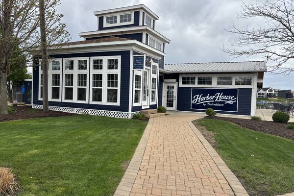 Italian restaurant Valentino’s opens second location at Heritage Harbor in Ottawa