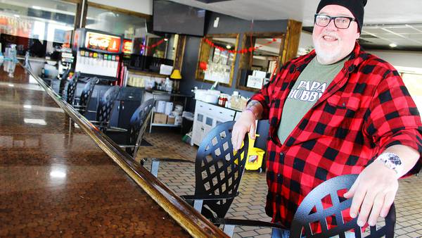 Savanna ‘Papa’ thriving in first year as restaurant owner