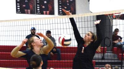Photos: Hiawatha at LaMoille volleyball