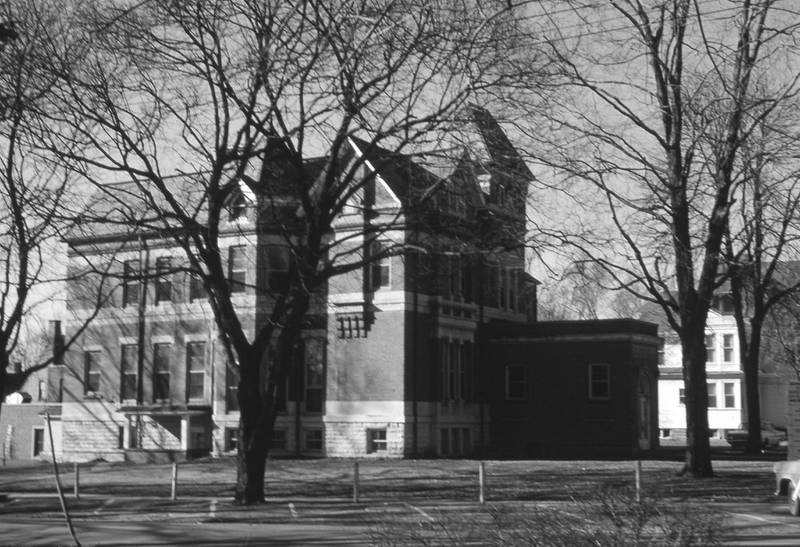 The old Sycamore Hospital building, formerly the Amos Townsend house, at Somonauk and Edward Streets, 1961. Built in the 1890s, the building became a hospital in 1909 and was demolished in 1962.