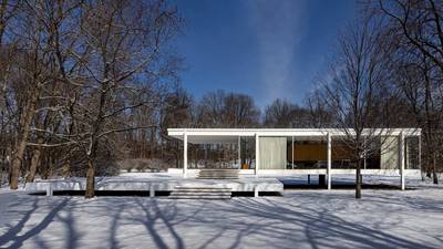 5 Things to Do: Holiday tours of the Edith Farnsworth House this weekend in Kendall County 