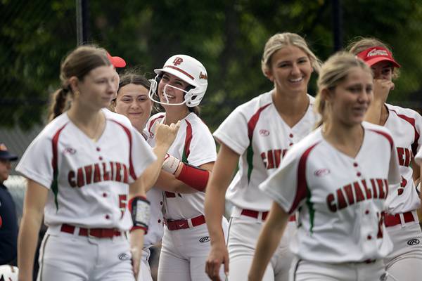 Taylor Vescogni, Anna Riva lead La Salle-Peru past Sterling in regional opener