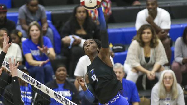 Lincoln-Way East starts and ends hot in three-set win over Lockport