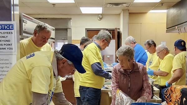 Yorkville Knights of Columbus earns honors as it preps for annual Thanksgiving luncheon for seniors