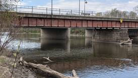 Missing Aurora man ID’d as person found in Fox River in Oswego