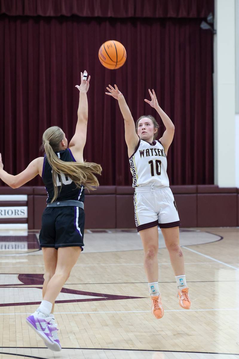 Watseka/Milford's Christa Holohan shoots over Manteno's Alyssa Singleton during Manteno's 57-52 victory on Wednesday, Jan. 21, 2026.