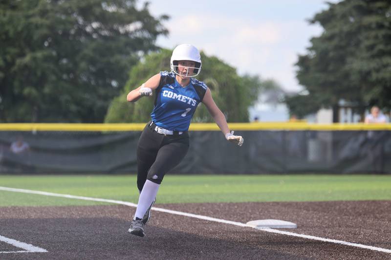 Central's Keira Donnelly rounds third base for home during the Comets' 13-6 loss to Herscher on Wednesday, May 14, 2025.