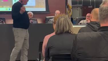 Video: Resident John Bryan demonstrates data center noise to Yorkville city council