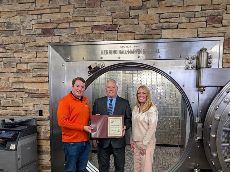 Rep. Fritts honors Mendota’s First State Bank for October Local Business Highlight 