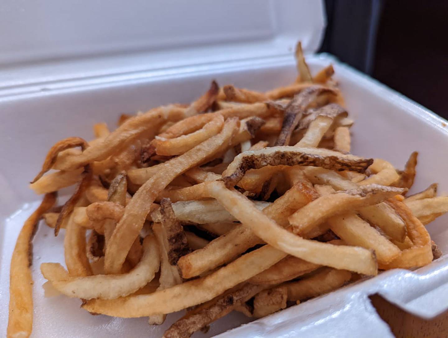 The cheese sticks from Skooters RoadHouse in Shorewood were served crisp on the outside, soft on the inside and warm throughout.