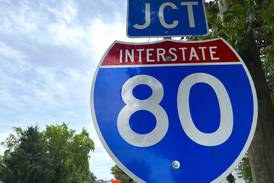 Four-vehicle crash closes down I-80 in Will County Thursday morning
