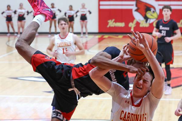 Photos: St. Anne topples Momence in RVC boys basketball