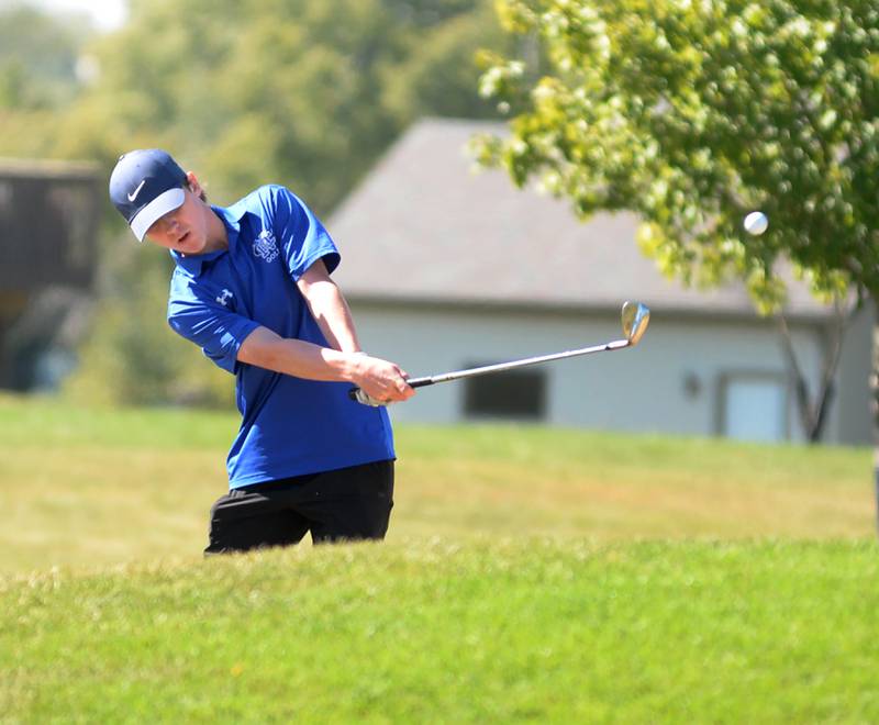 Sterling Newman's Liam Nicklaus chips onto a green at the 1A Lanark Regional at Lake Carroll Golf Course on Wednesday, Oct. 2, 2024.