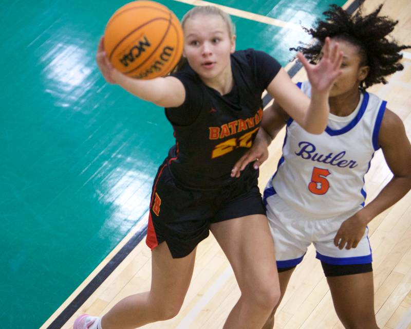 Batavia's Ali Thomas grabs the lose ball against Butler during the Dave Yates Chicagoland Showcase on Saturday, Dec7,2024 at Fremd in Palatine.