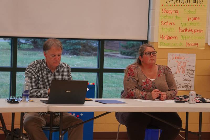 Board President Steve Builta (left) and Board Member Stephanie White are shown during the Oct. 14, 2025 meeting of the Rochelle Elementary School District Board of Education.