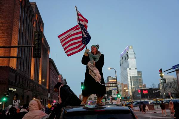 Minneapolis shooting scrambles Second Amendment politics for Trump