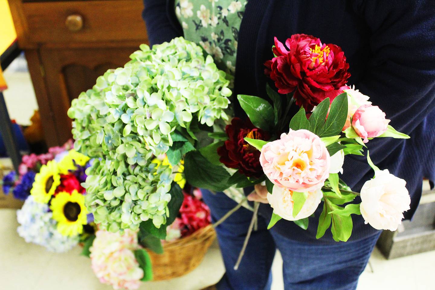 The wedding trend for flowers lately? It’s all about the peony. White or pink, it doesn’t matter – brides want that “showy factor,” said Rosemary Flikkema, owner of The Special Touch in Lanark. “I think women who are choosing now like the big, full look of it,” she said. “They like the peonies. They’re showy blooms.”