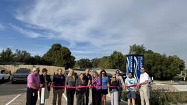 Village of Channahon cuts ribbon on I&M Canal Gateway