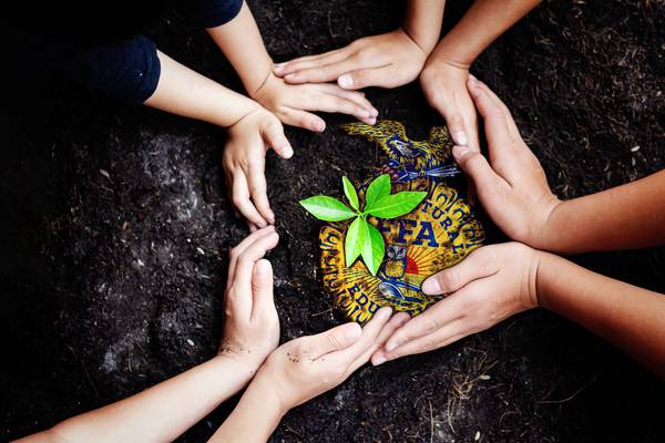 Many farmhands working together in Illinois State FFA 