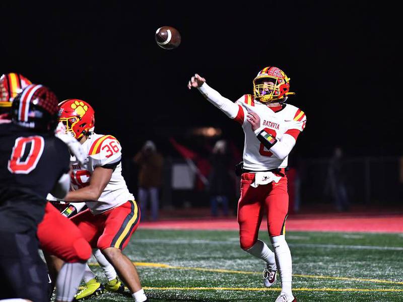 Batavia goes 85 yards on final drive, advances to state with 25-21 win over Lincoln-Way Central