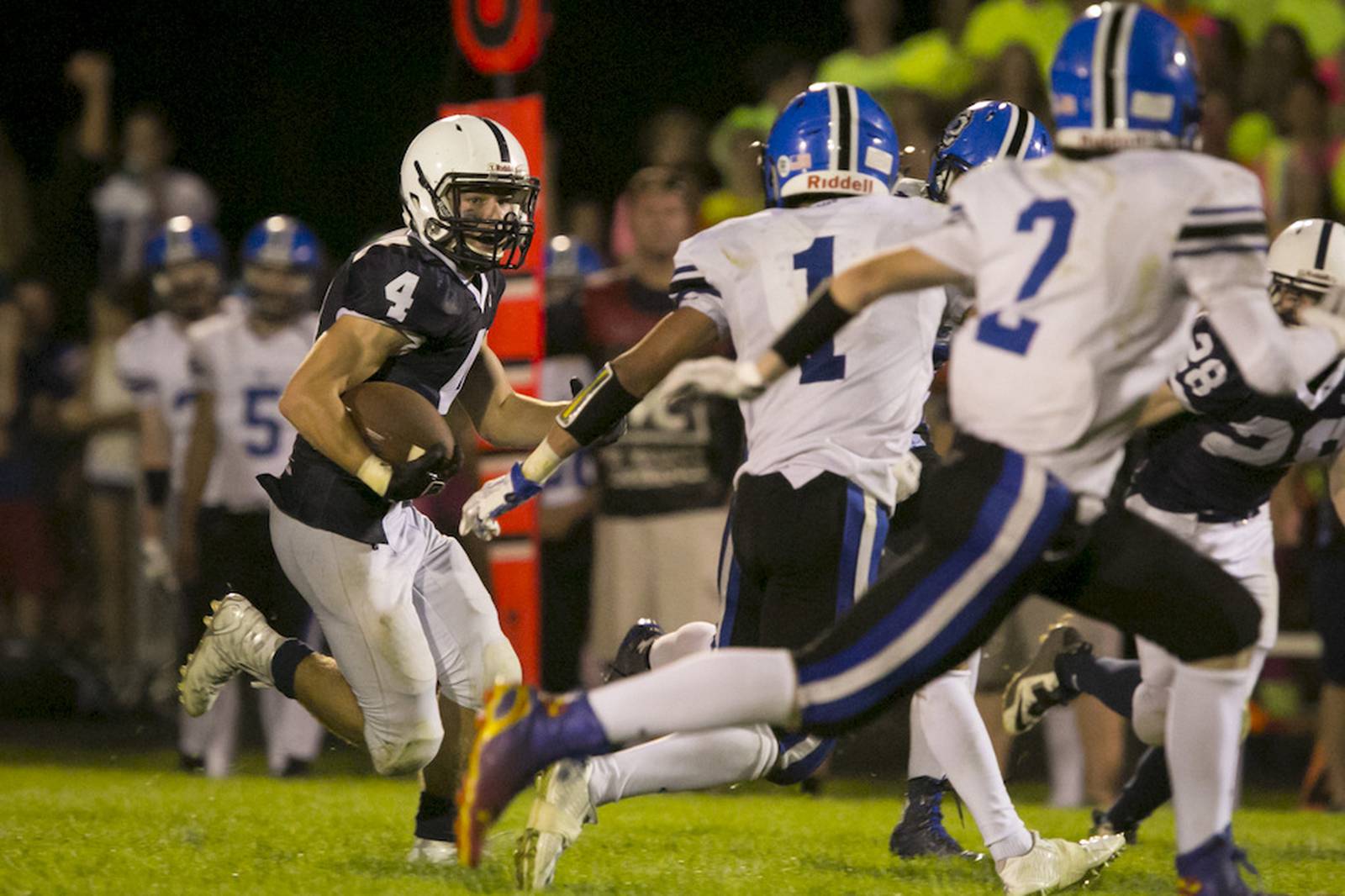 High school football CaryGrove runs past Lake Zurich Shaw Local