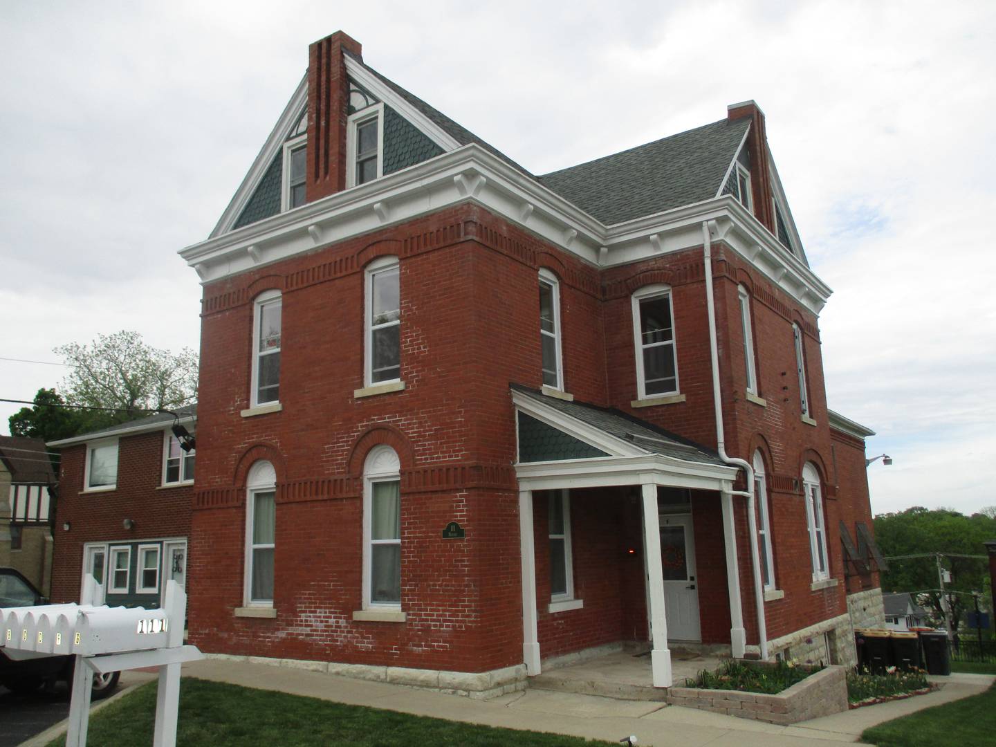 The Historic Kendall County Jail and Sheriff's Residence at 111 W. Madison St. in Yorkville. (Mark Foster -- mfoster@shawmedia.com)