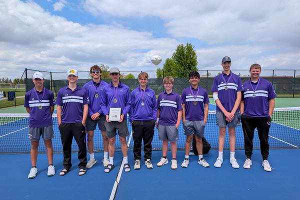 Rochelle tennis wins Hub Invite
