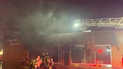 Fire breaks out in Joliet commercial building Saturday morning