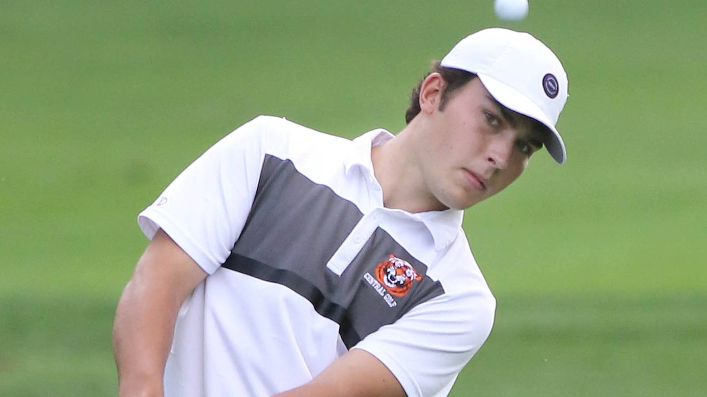 Crystal Lake Central's Eric Klutke chips onto the 9th green during the Class 2A Boys Golf Sectional Monday, Oct. 4, 2021 at Kishwaukee Country Club in DeKalb.