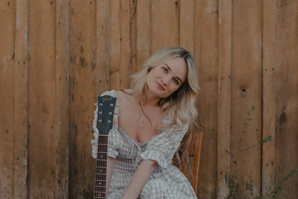 Folk singer-songwriter Jessica Willis Fisher to perform at Ottawa’s Restaurant at Heritage Harbor Feb. 15 