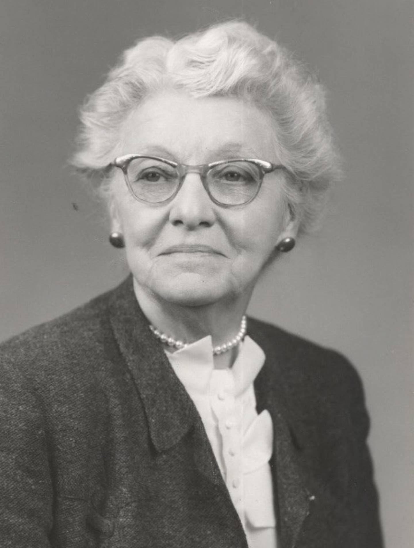 Lottie Holman O'Neill was the first woman to be elected to the Illinois House of Representatives.