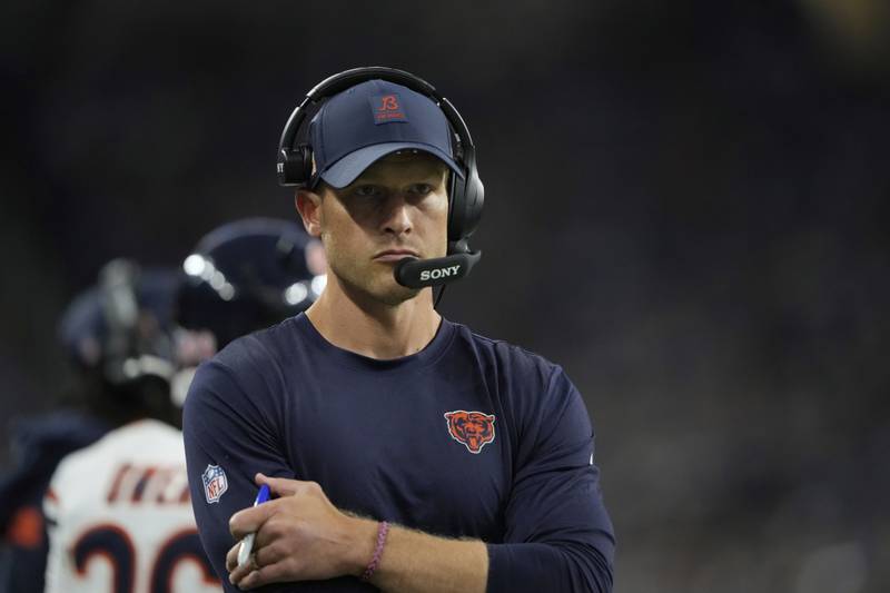 Chicago Bears head coach Ben Johnson watches from the sidelines during the first half of an NFL football game against the Detroit Lions in Detroit, Sunday, Sept. 14, 2025. (AP Photo/Ryan Sun)