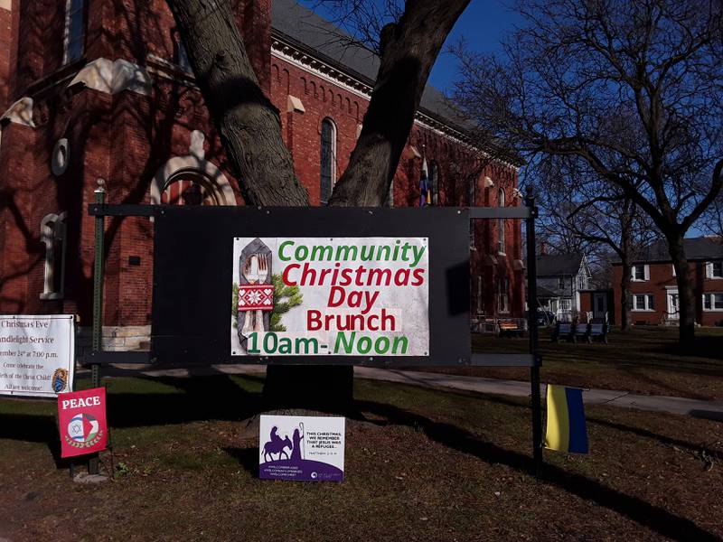 The Open Table United Church of Christ will be hold a free Christmas Day brunch from 10 a.m. to noon at the church, located at 910 Columbus Street.