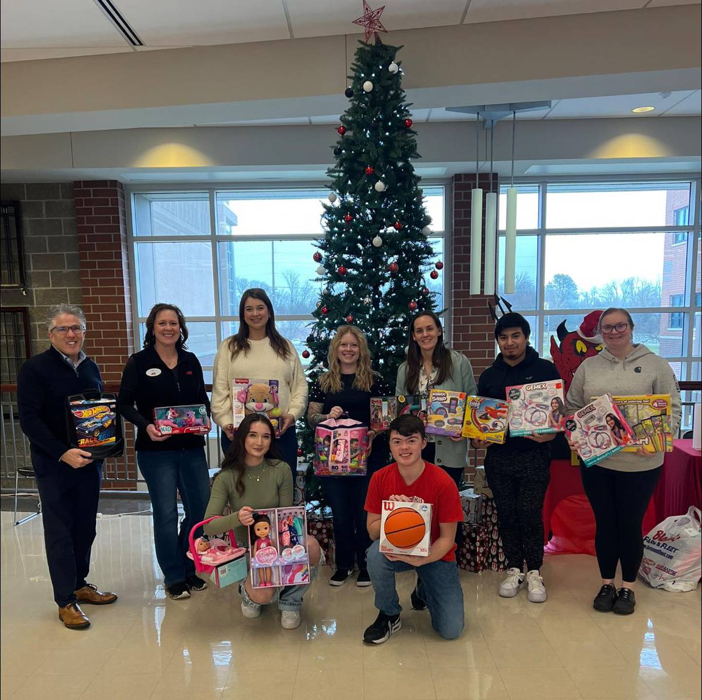 Shaw Local Radio completed its Christmas Cheer Toy Drive with the help of sponsors Eureka Savings Bank, Schimmer Ford of Peru, Debo Ace Hardware and Hy-Vee. Toys were delivered to Hall High School to be distributed to children.